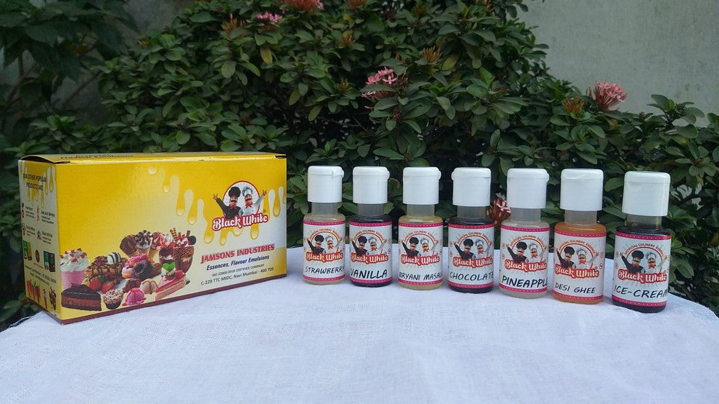 BLACK AND WHITE ESSENCE